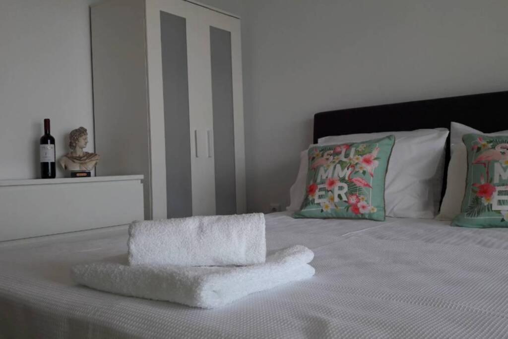 Apollo Romantic Sea View Villa