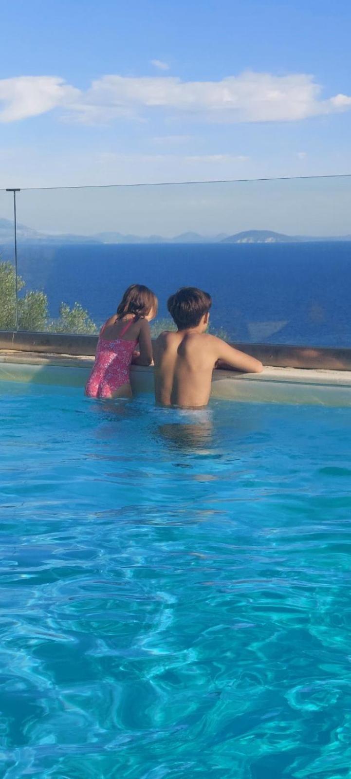 Apollo Romantic Sea View Villa